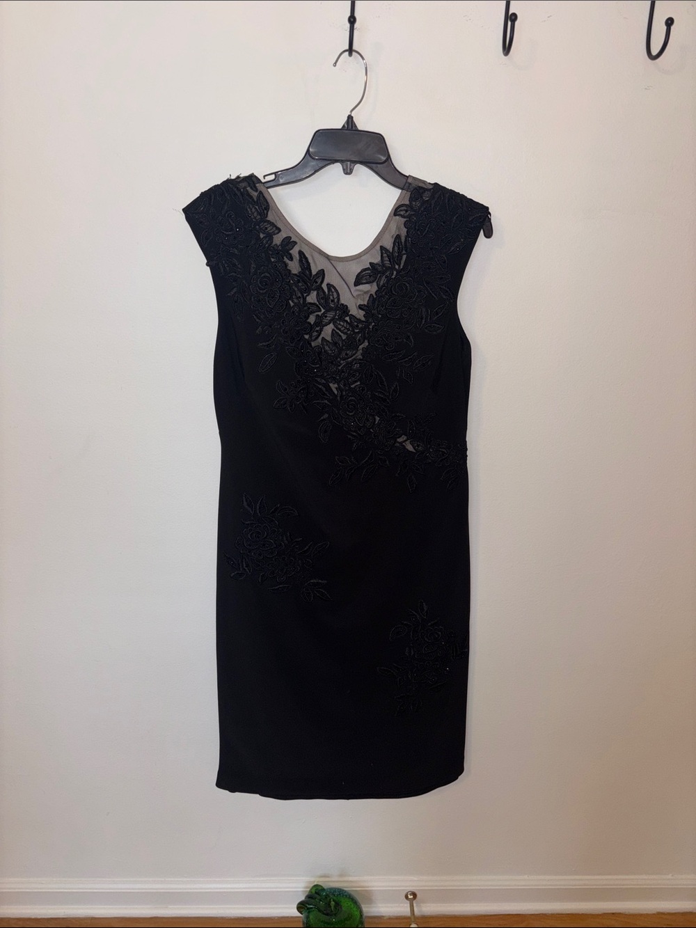 Xscape Black Floral Lace V-Neck Midi Dress